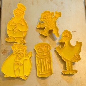 Yellow Sesame Street Cookie Cutter Set